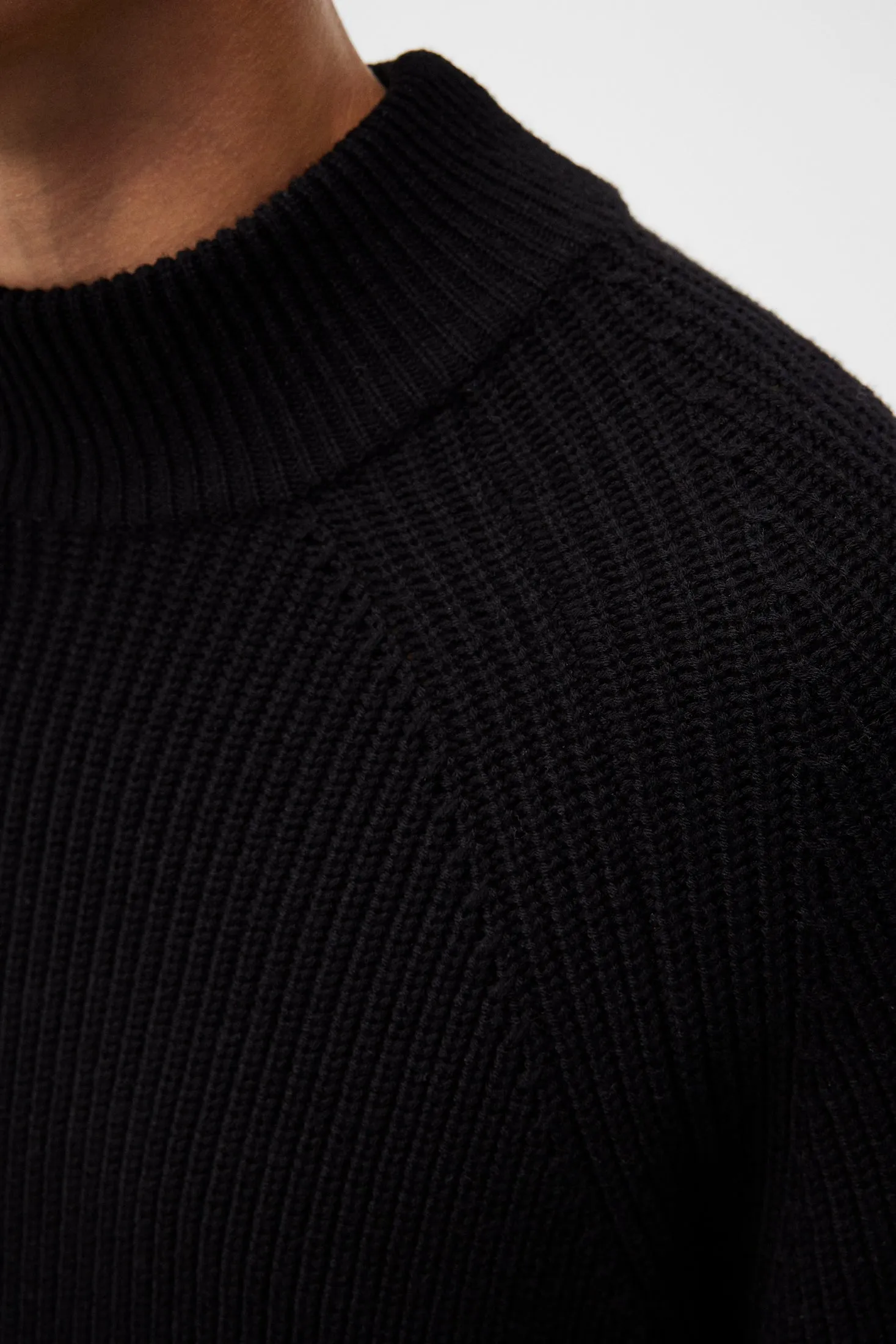 Kylan Mock Neck Sweater / Black