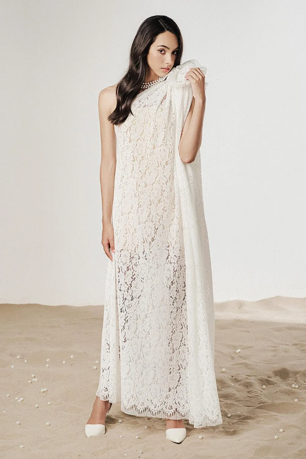 Lady Straight One Shoulder Lace Maxi Dress