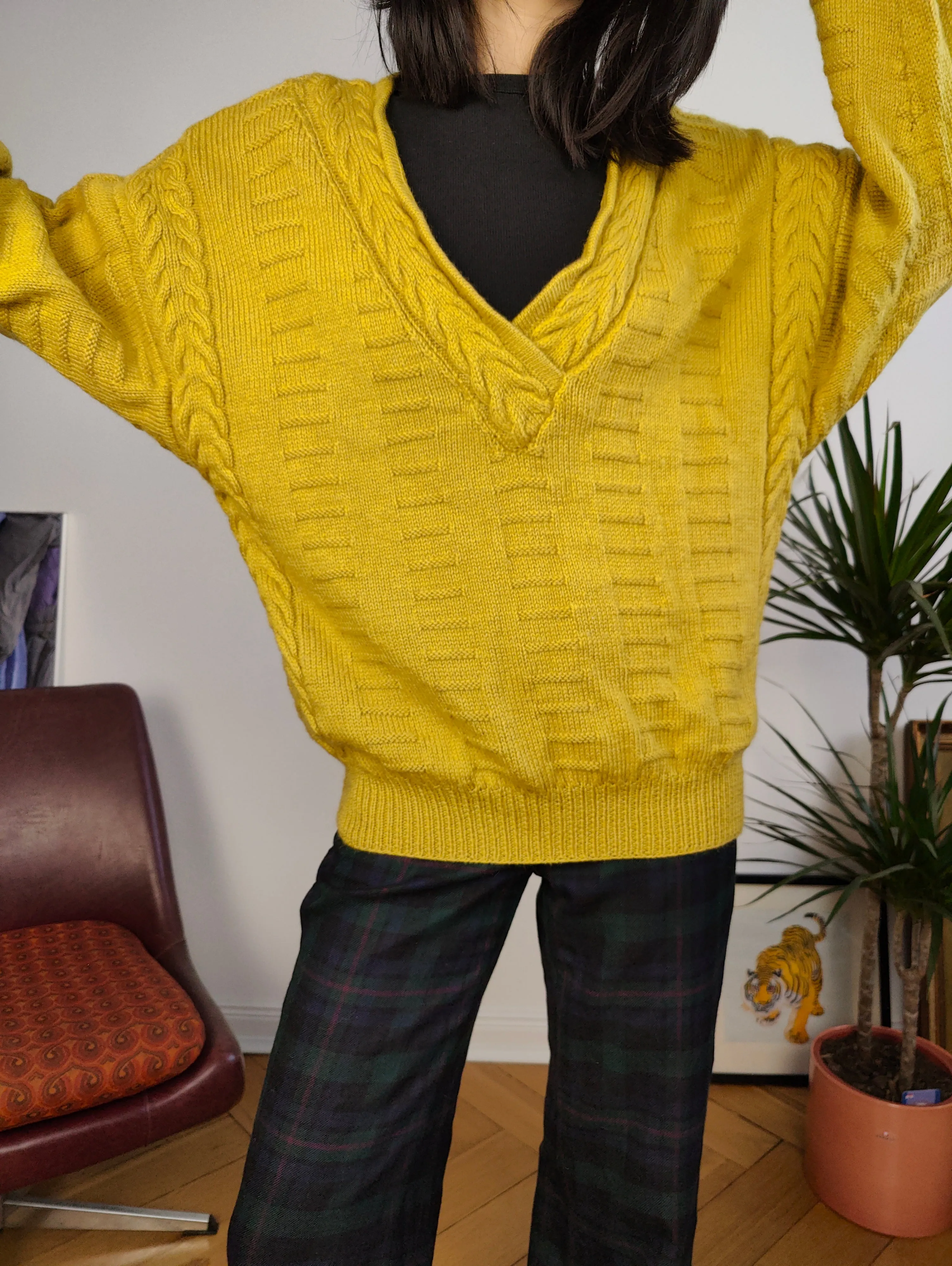 Vintage wool blend sweater cable knit mustard yellow plain fall winter knitted pullover jumper V neck M