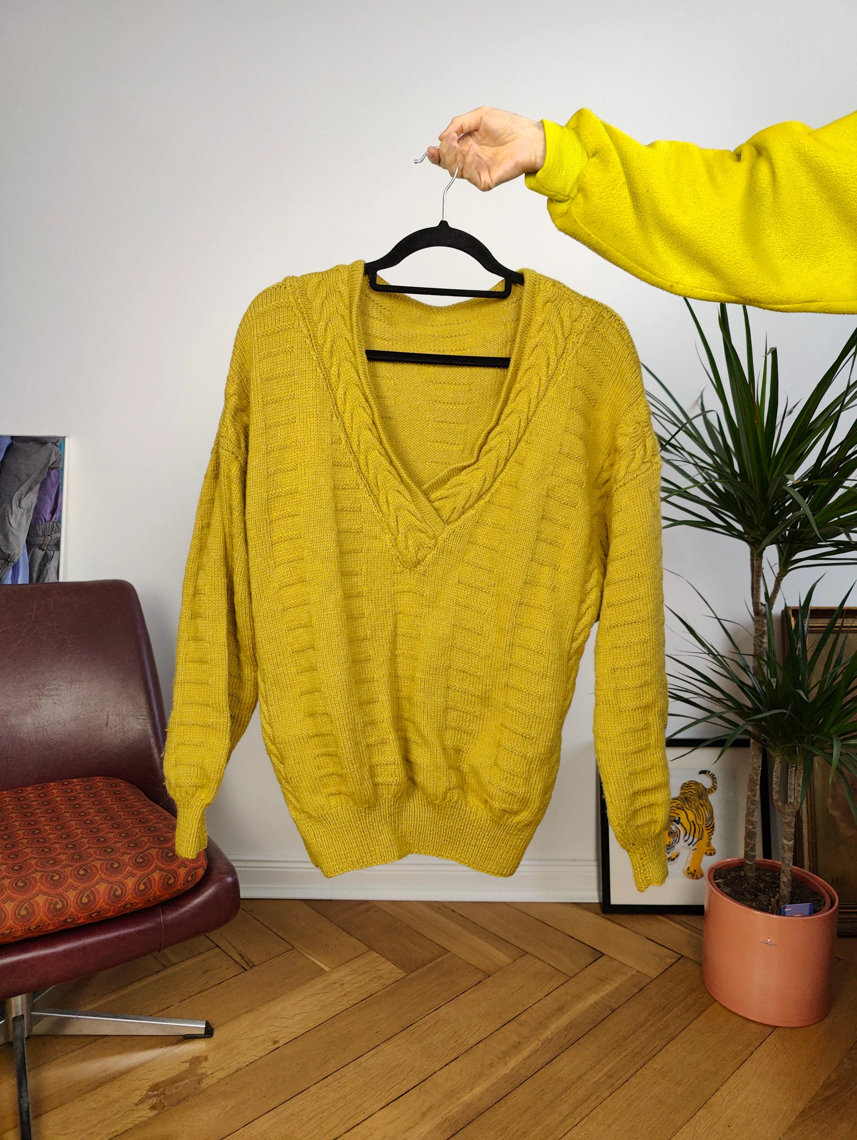 Vintage wool blend sweater cable knit mustard yellow plain fall winter knitted pullover jumper V neck M