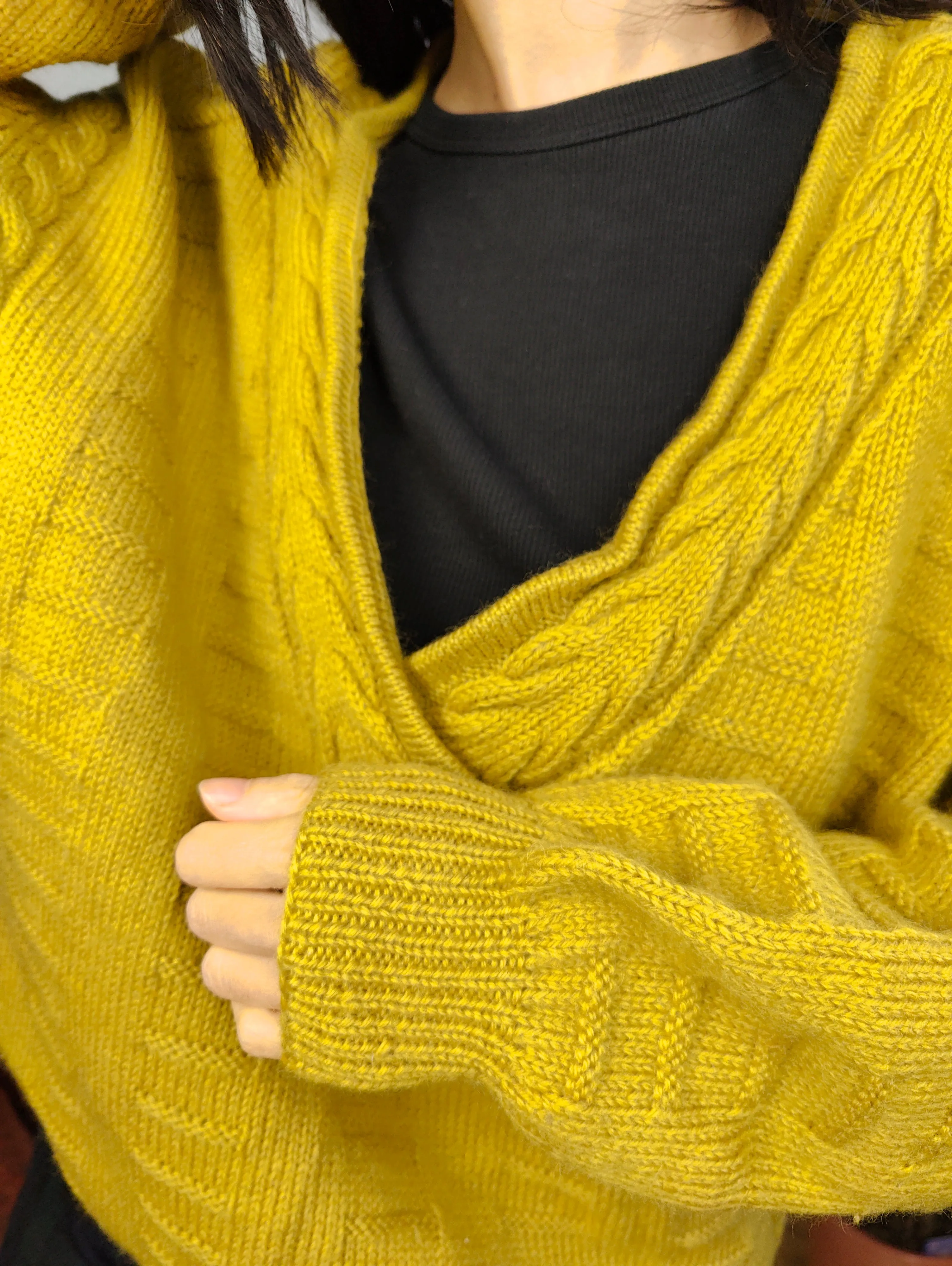 Vintage wool blend sweater cable knit mustard yellow plain fall winter knitted pullover jumper V neck M