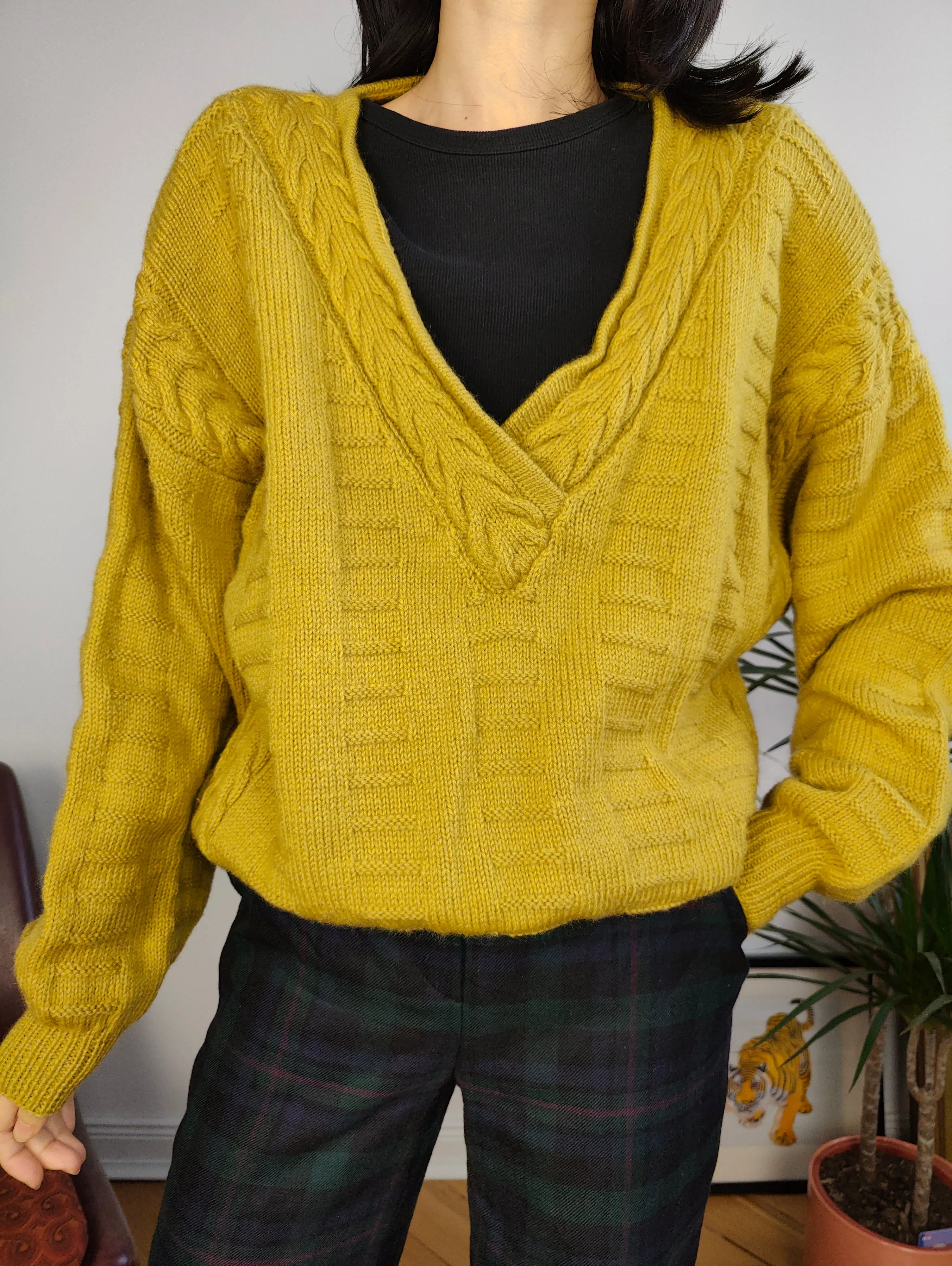 Vintage wool blend sweater cable knit mustard yellow plain fall winter knitted pullover jumper V neck M
